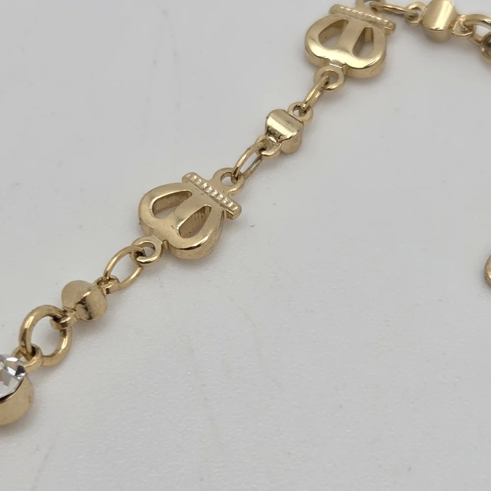 Charming Elephant Bracelet in Gold and Cream - Picture 6 of 8